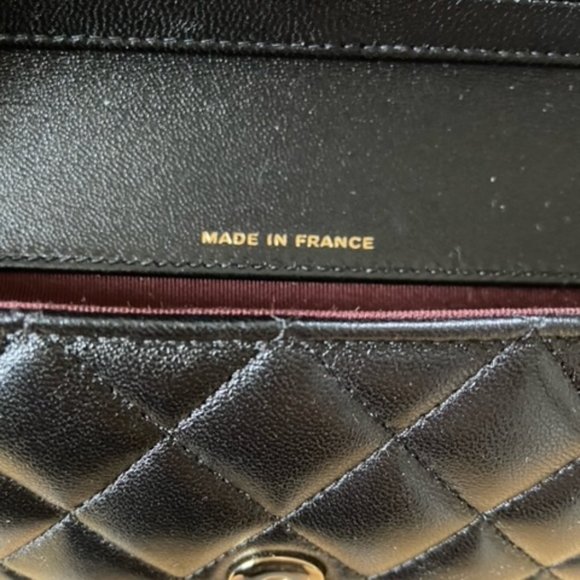 Authentic black lambskin gold hardware Chanel flap with chain - Picture 5 of 8